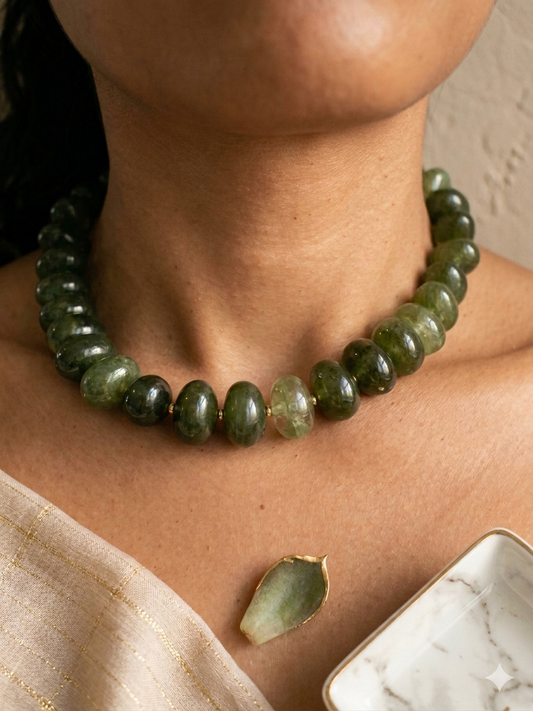 Collier en perles de résine ovales